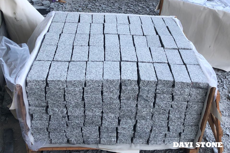 Cubes Light Grey Granite G603-ZP Top flamed edges natural split bottom sawn 20x10x5cm